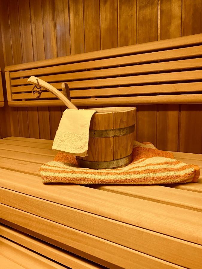 Private Spa Mit Sauna Und Whirlpool Schrozberg Экстерьер фото